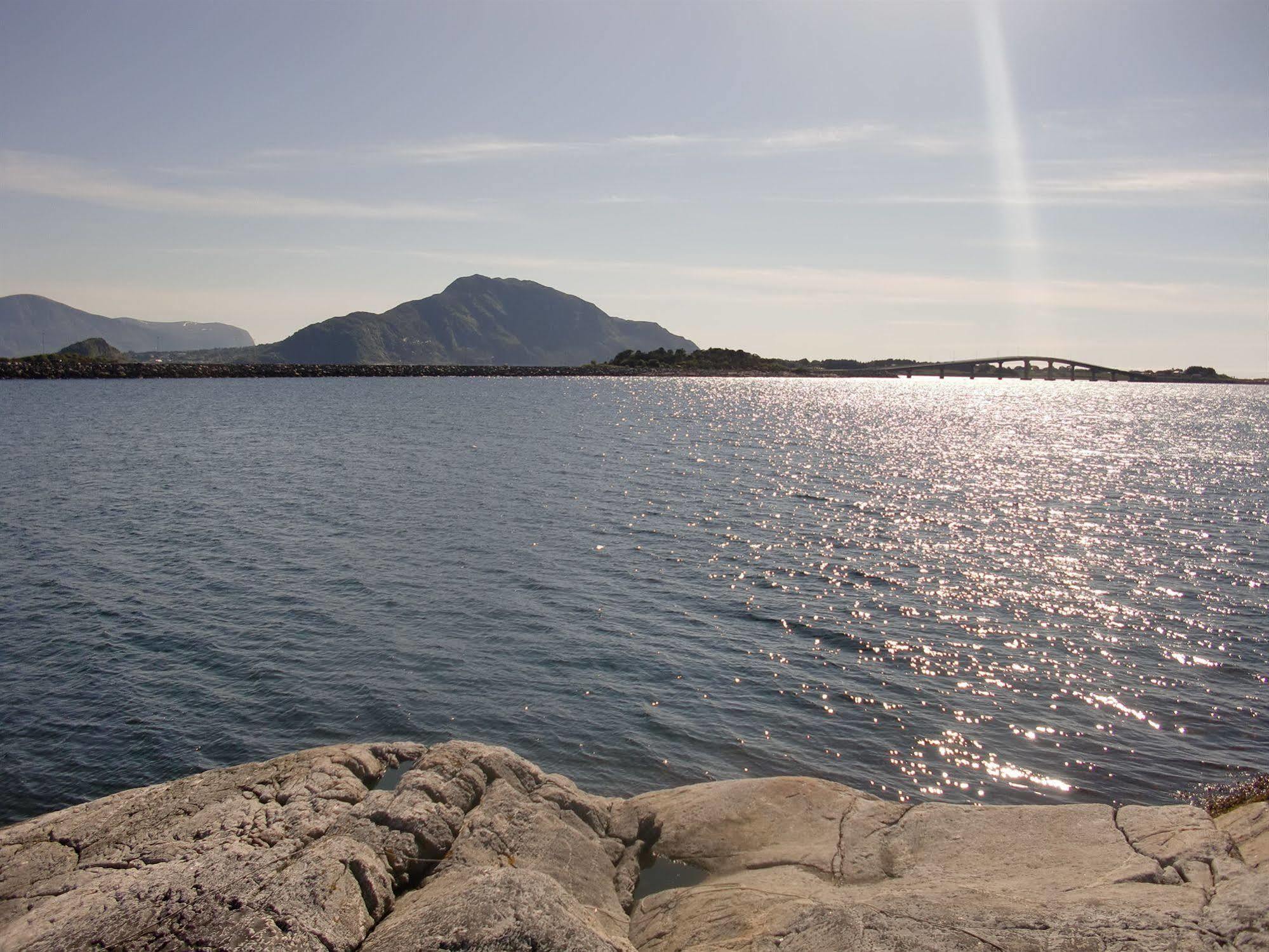 Aalesund Airport Hotel Ytterland Kültér fotó